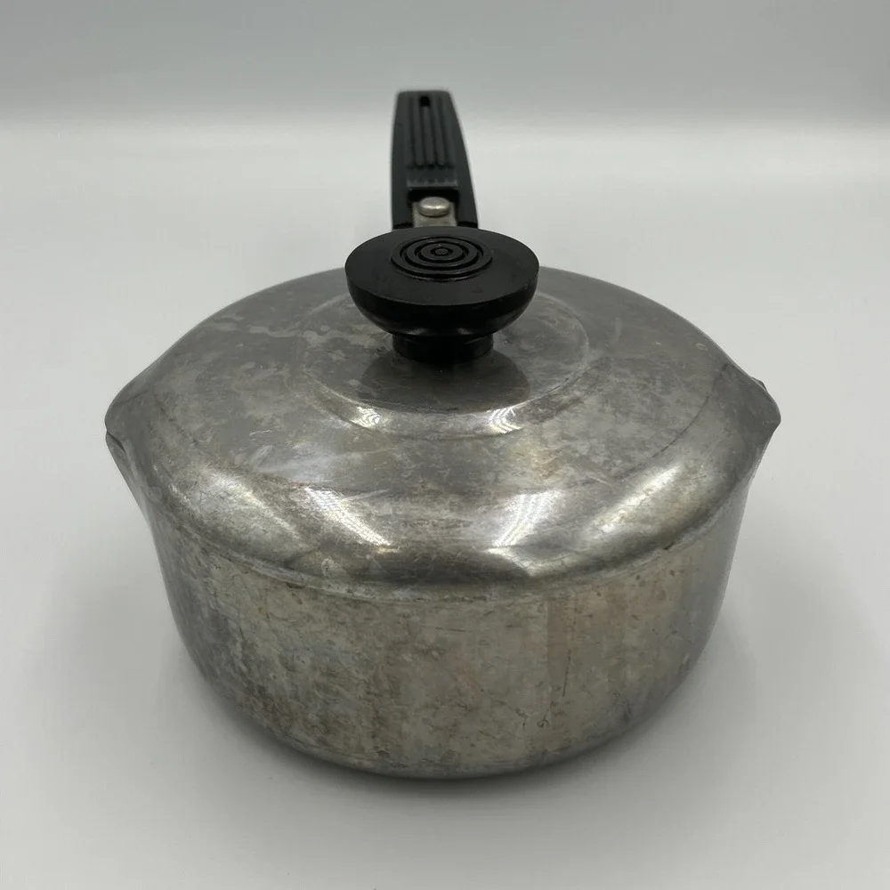 Vintage Magnalite 1 Qt‎ Quart Sauce Pan Double Spout Silver Made In USA Cookware